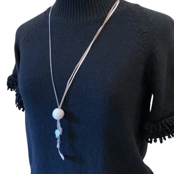 CREATION - Long Opera White and beige Necklace - beads, feather, felt ball - Picture 3 of 8